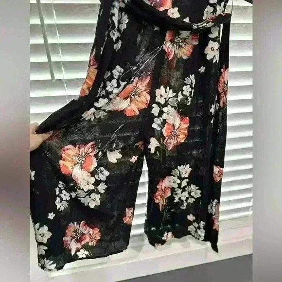 Lulus Staying Cool Black Floral Print Culotte Jumpsuit size S Jumper - Picture 7 of 8